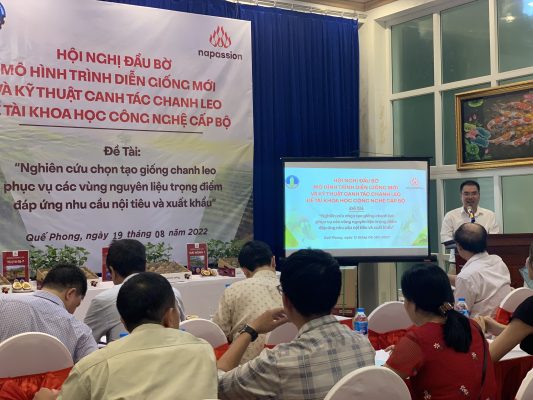Ông Phạm Duy Thái - Giám đốc Công ty CP Chanh leo Nafoods khai mạc Hội nghị;